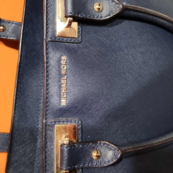 Michael Kors Satchel Leather Bag in Navy Blue with Gold Chain - Picture 2 of 10